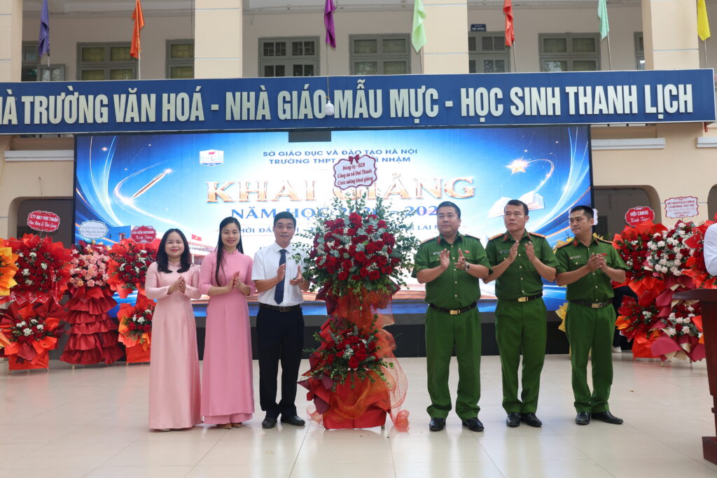 Trường THPT Ngô Thì Nhậm, Hà Nội